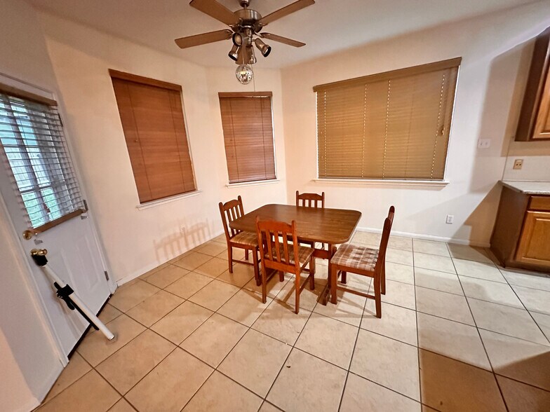 Building Photo - Room in Single Family Home on Fort Grant Dr