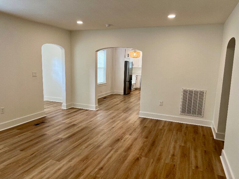 Building Photo - 3613 Glendon Dr