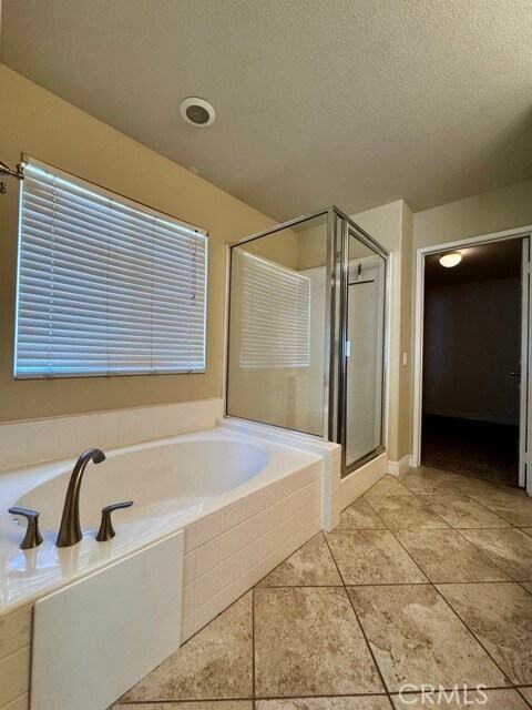 Building Photo - 30997 Oakhill Dr