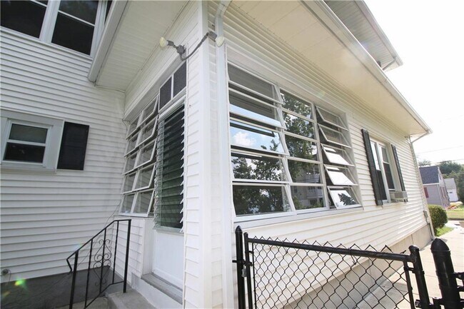 Building Photo - 391 Dulude Ave