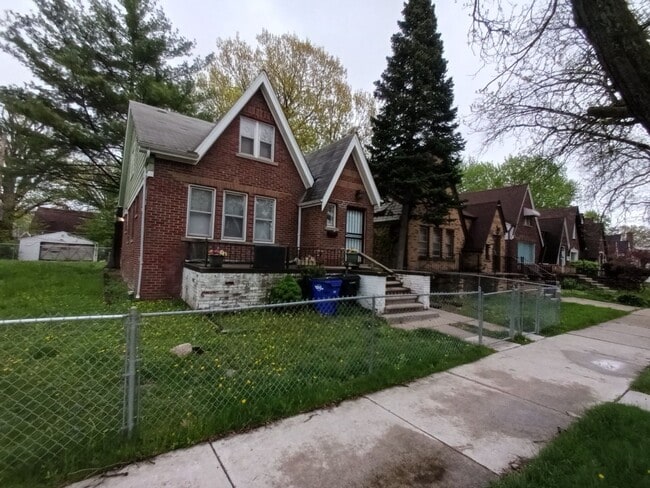 Primary Photo - 4 bedroom 2 bath brick colonial NOW AVAILA...