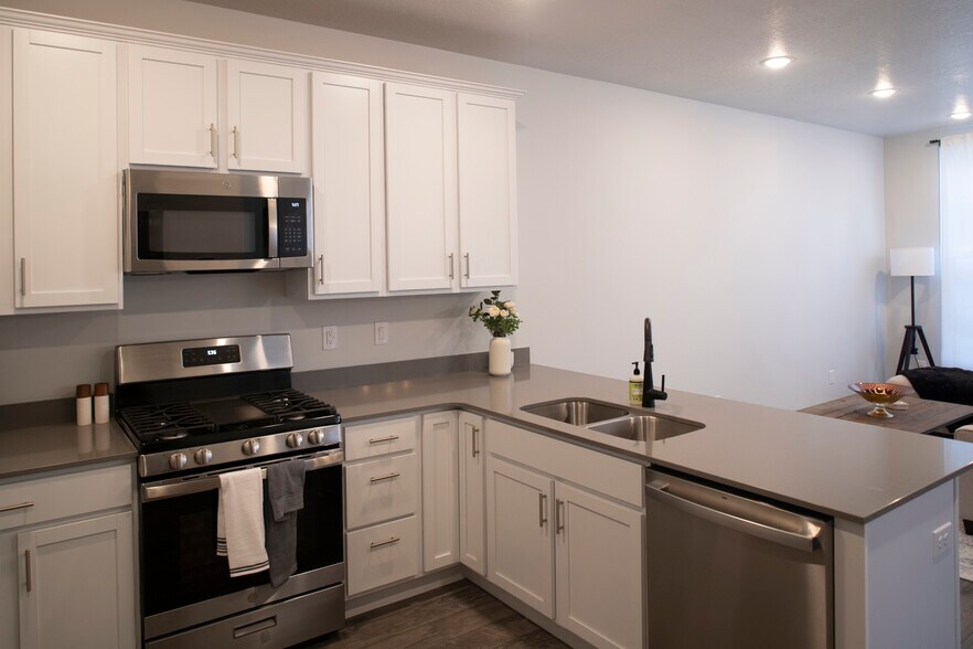 Building Photo - 1782 N 140 E