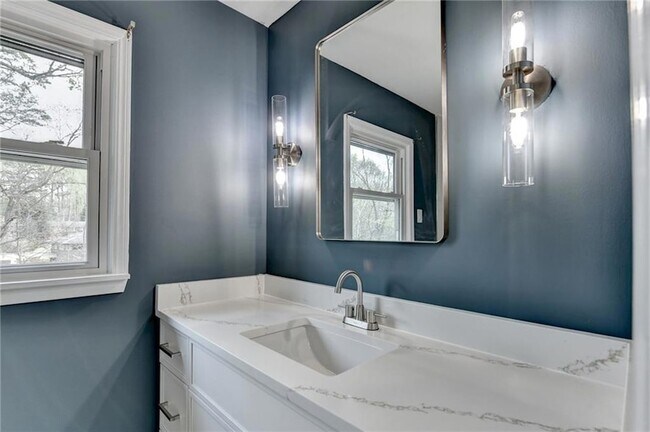 Building Photo - 3914 Granger Dr