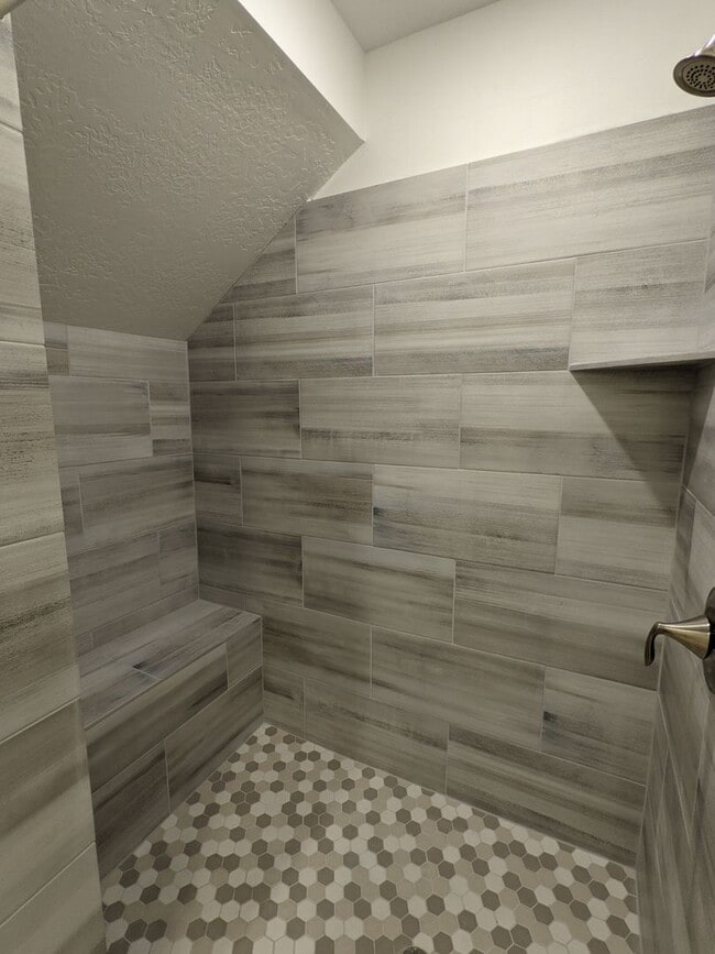 Building Photo - 578 Lewski Ln