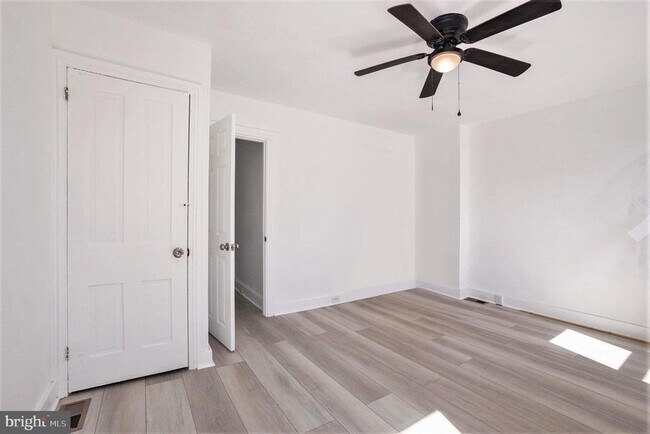 Building Photo - 129 E Phil Ellena St