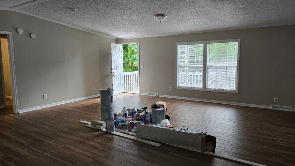 Building Photo - 1610 Thornridge Dr