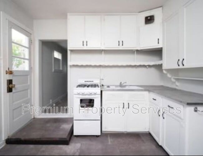 Building Photo - 319 Belteberg Rd