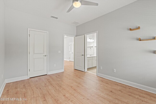 Building Photo - 548 Kendall Crossing Dr
