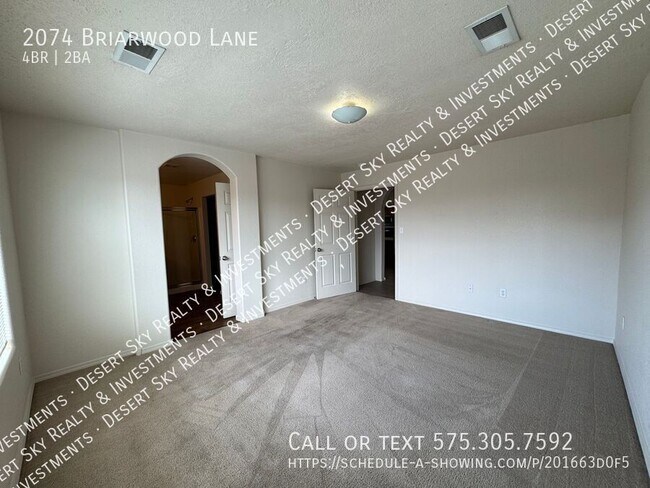 Building Photo - 2074 N Briarwood Ln