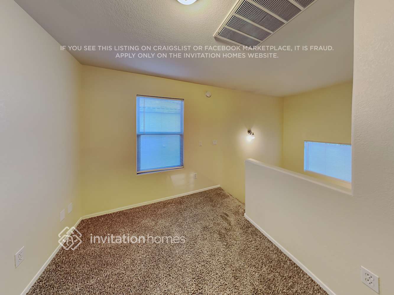 Building Photo - 2415 E Palm Beach Dr