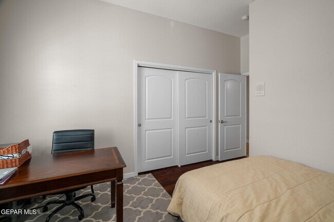 Building Photo - 6400 Franklin Crest Drive