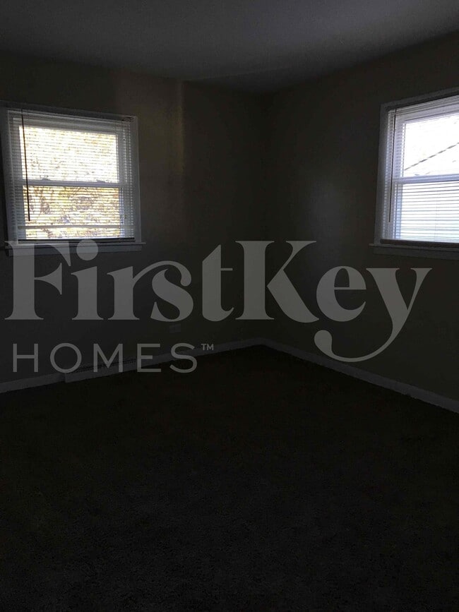 Building Photo - 752 W Hawley St