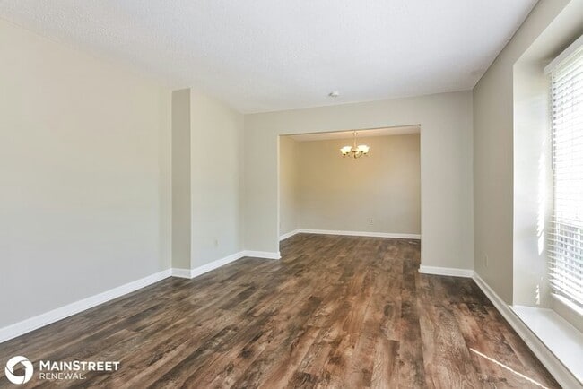 Building Photo - 4915 Sefton Dr