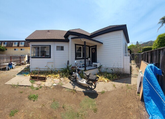 Building Photo - 556-556 Foothill Blvd