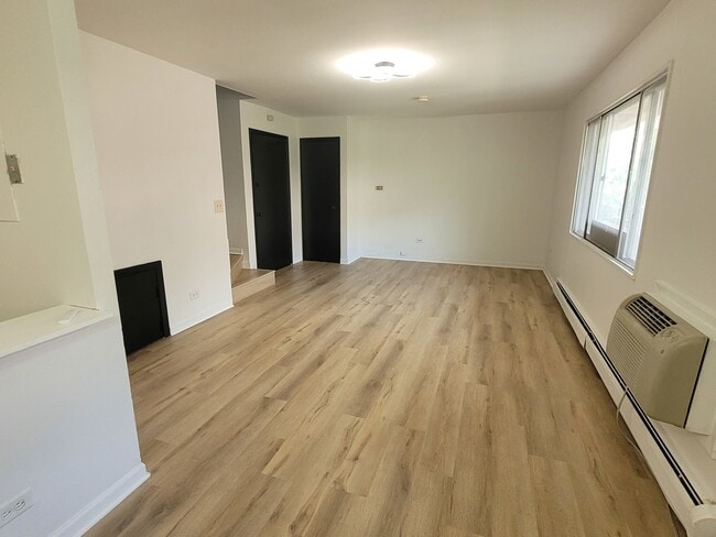 Building Photo - 2402 Algonquin Rd