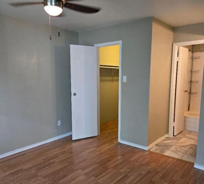 Building Photo - 12660 Ashford Point Dr