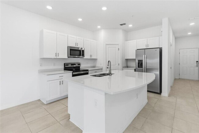 Building Photo - 1851 Roosevelt Pl