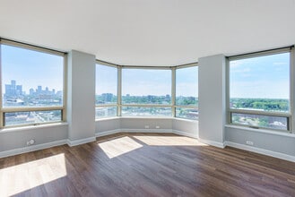 Building Photo - 3320 Spinnaker Ln