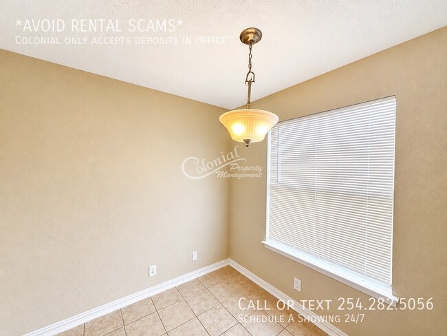 Building Photo - 15007 Chamberlain Ct