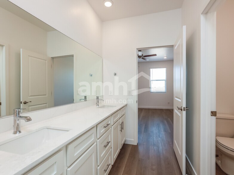 Building Photo - 12286 Thunder Creek Pky