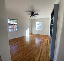 Building Photo - 859 S Le Grand St
