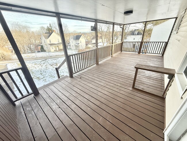 Building Photo - 2413 Milburn St