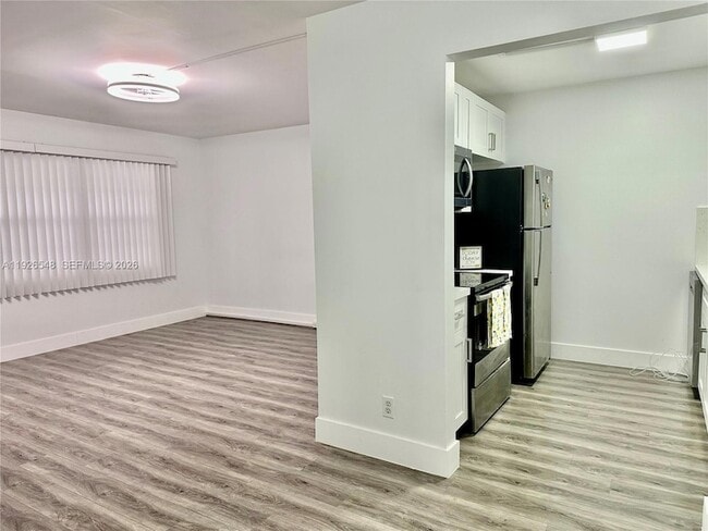 Building Photo - 13455 SW 9th Ct