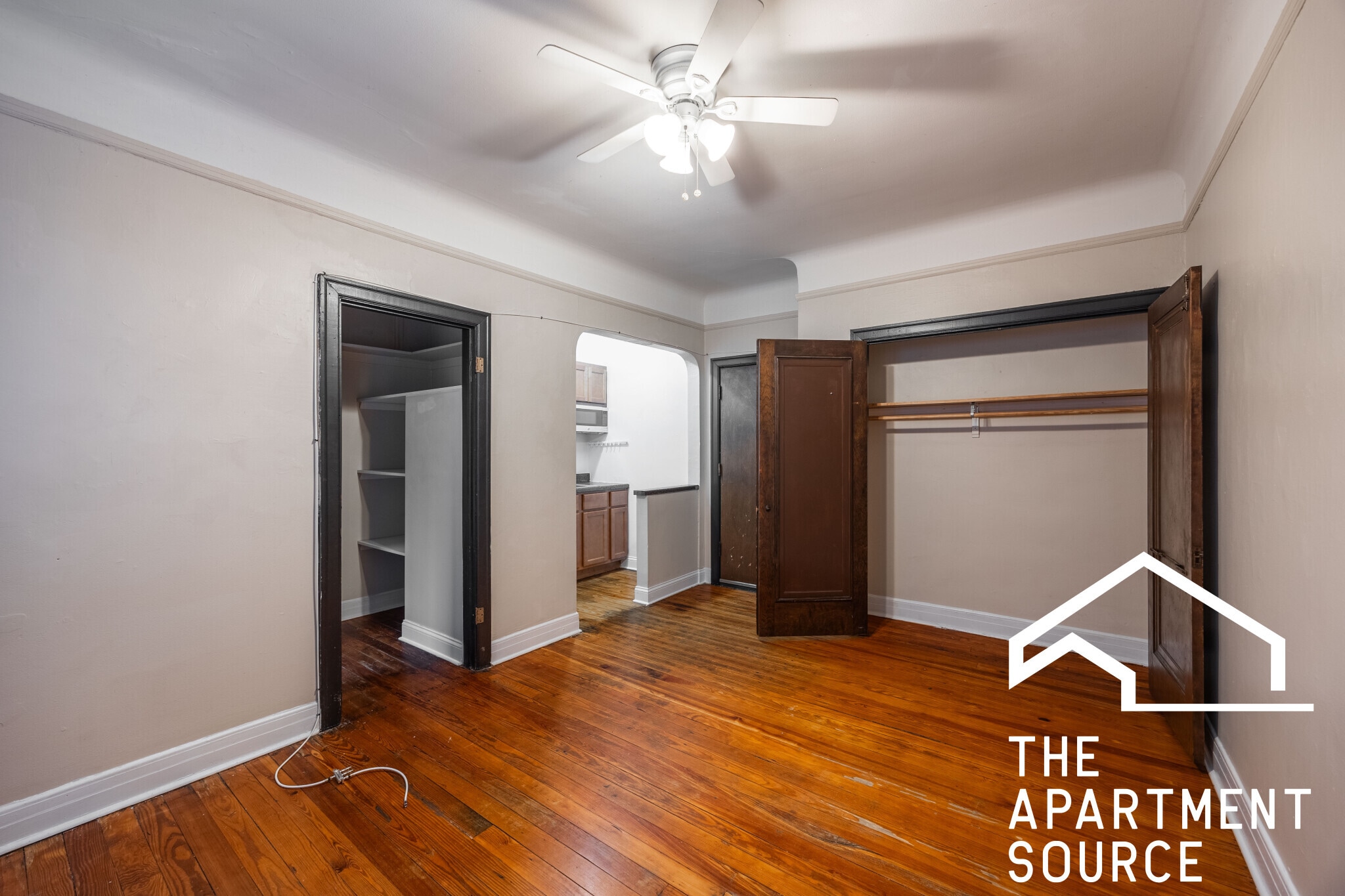 Building Photo - 968 W Cuyler Ave