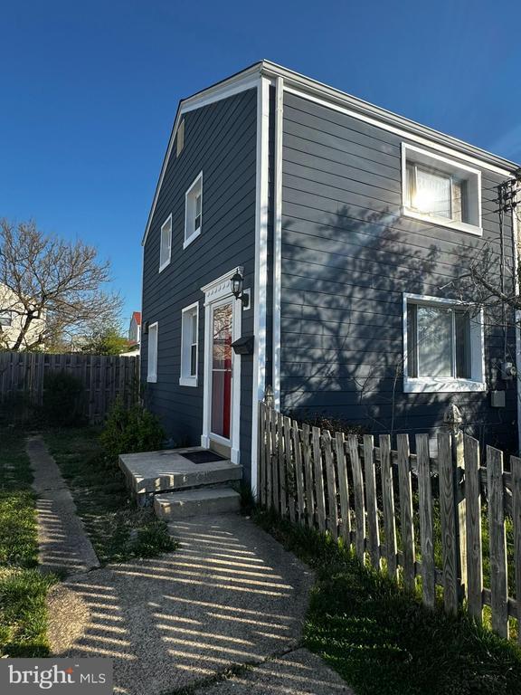 Building Photo - 5411 8th Pl S