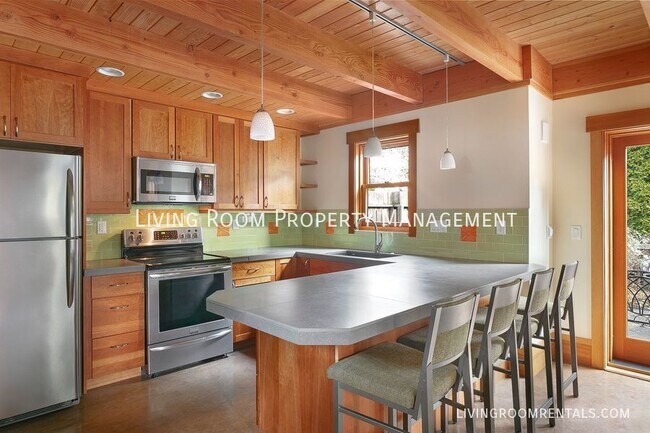 Building Photo - 1501 SE Holly St