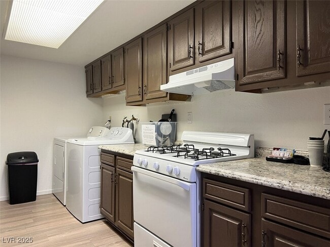 Building Photo - 4640 Koval Ln