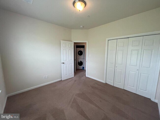 Building Photo - 103 Goods Wy