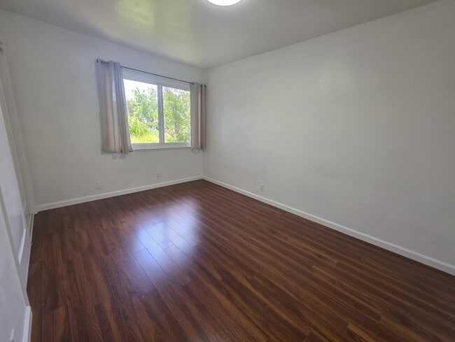 Building Photo - 3360 Los Prados St