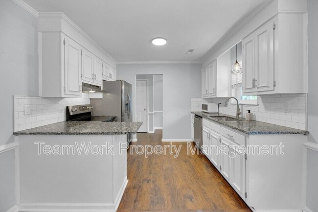 Building Photo - 2134 Vespers Dr
