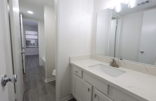 Building Photo - 12900 Walden Rd