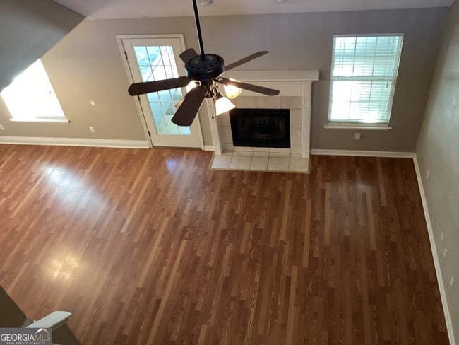 Building Photo - 365 Creekside Dr