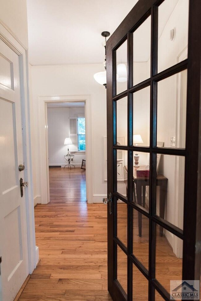 Building Photo - 285 Hampton Ct