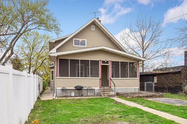 Building Photo - 794 Randolph Ave