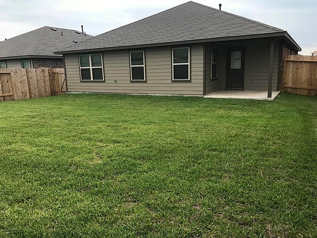 Building Photo - 3027 Dripping Springs Ct