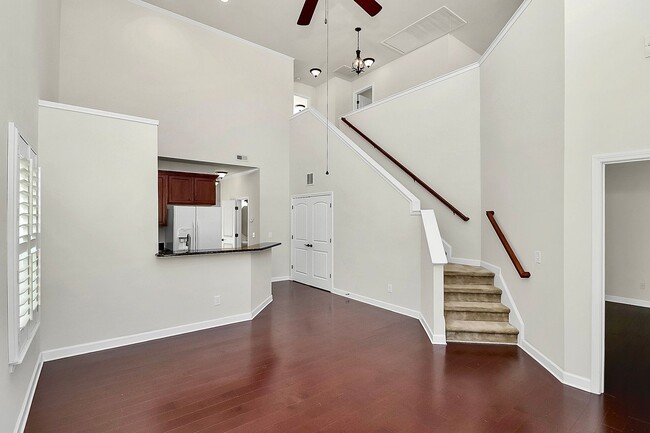 Building Photo - Beautiful three bedroom townhome