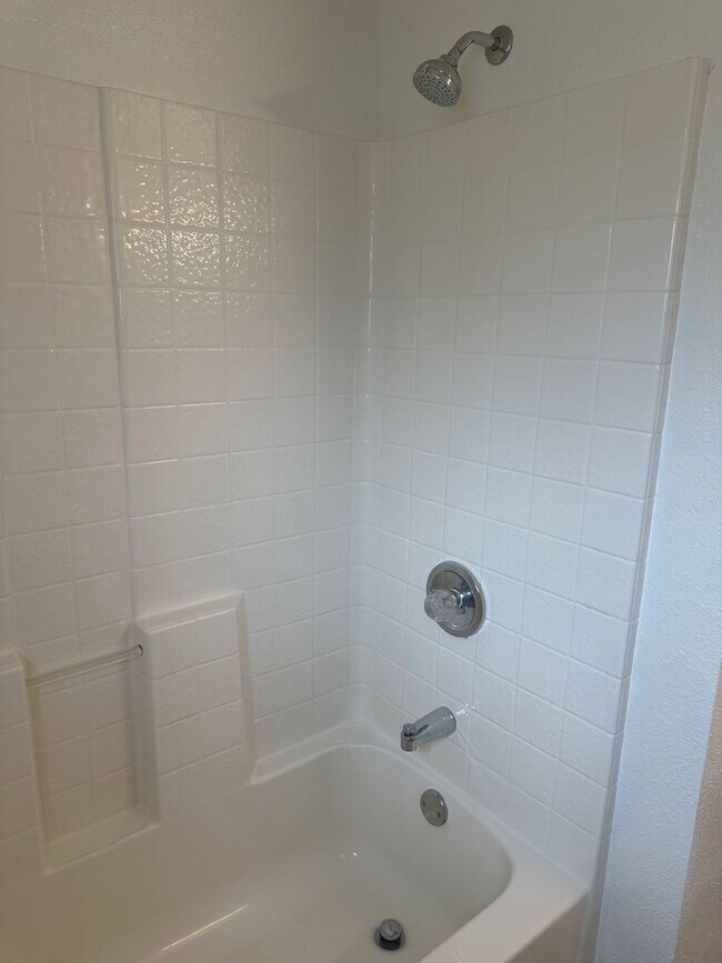 Building Photo - 3 bedroom 2 bathroom house in Dexter!