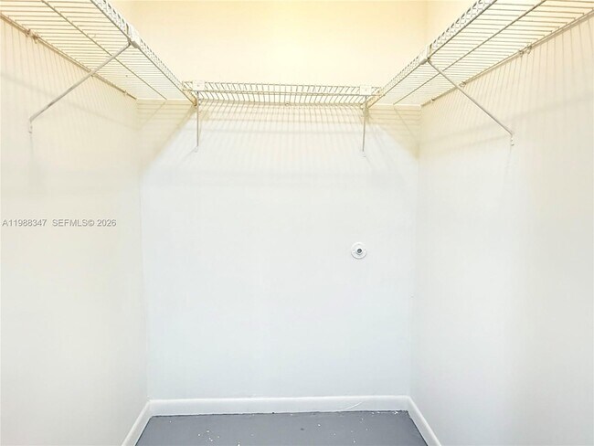 Building Photo - 1300 NE Miami Gardens Dr