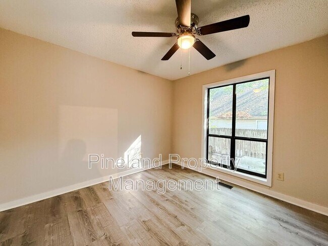 Building Photo - 321 Watergap Dr