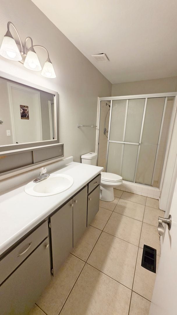 Building Photo - 3 Bedroom 2.5 Bathroom Townhouse Available...