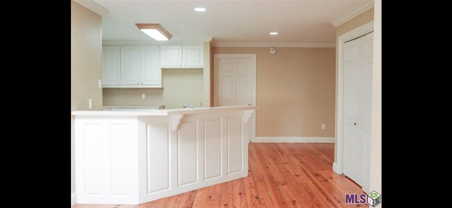 Building Photo - 136 3rd St