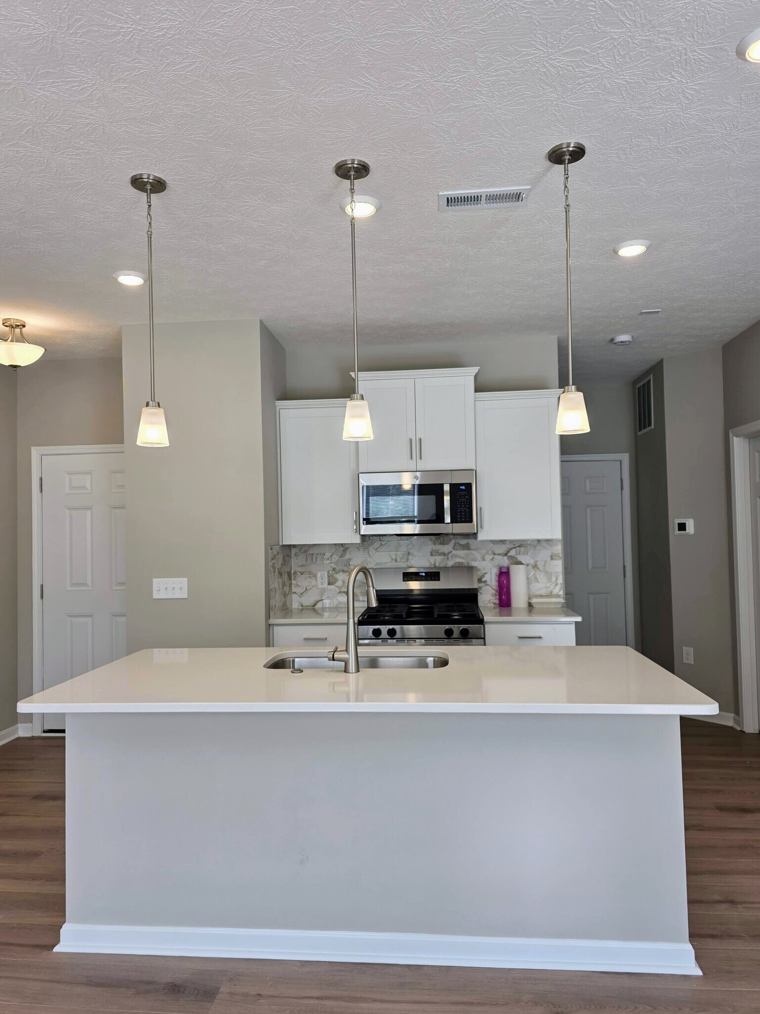 Building Photo - 7235 Grandway Dr