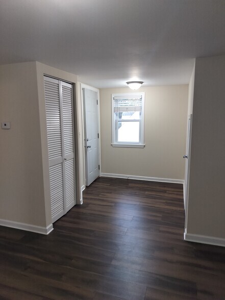 Building Photo - 239 S Locust St