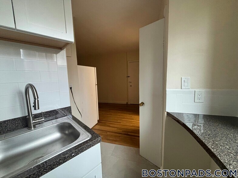 Building Photo - 20 Armington St