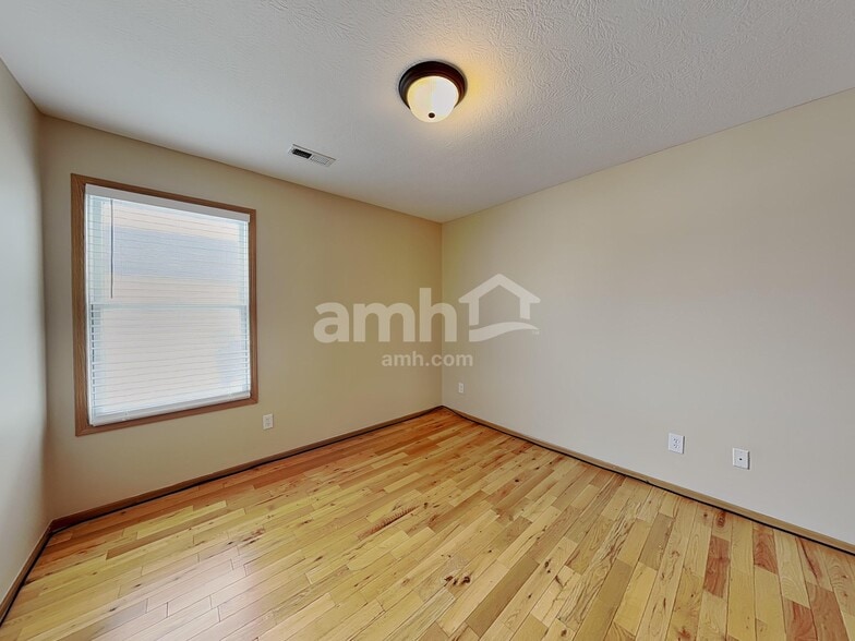 Building Photo - 3894 Snowshoe Ave