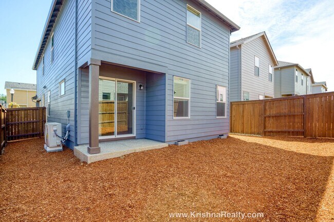 Building Photo - 17512 NW 9th Ave